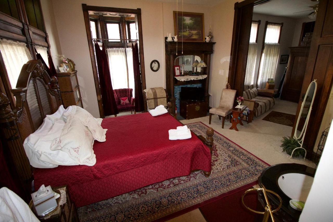 Mansion On The Mile B&B Индианаполис Екстериор снимка