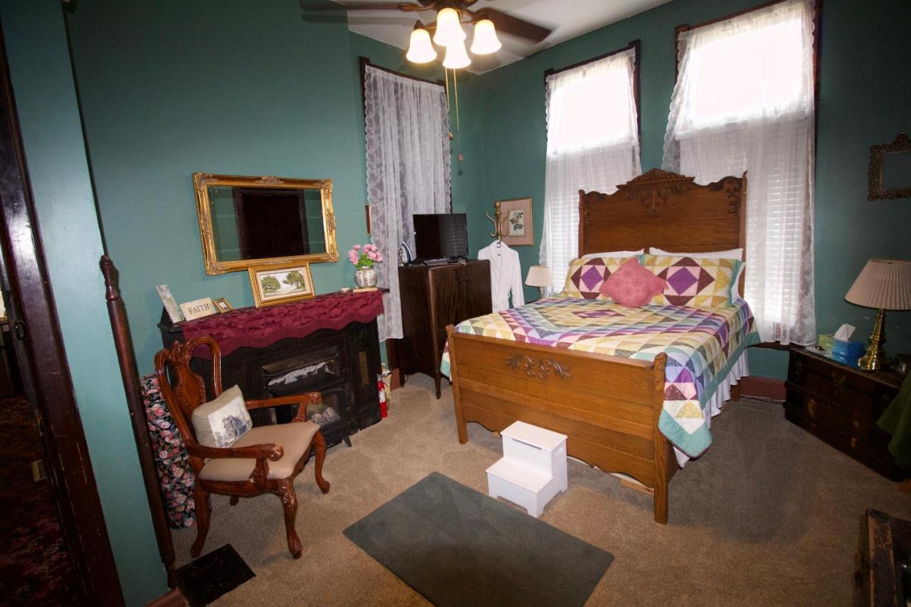 Mansion On The Mile B&B Индианаполис Екстериор снимка