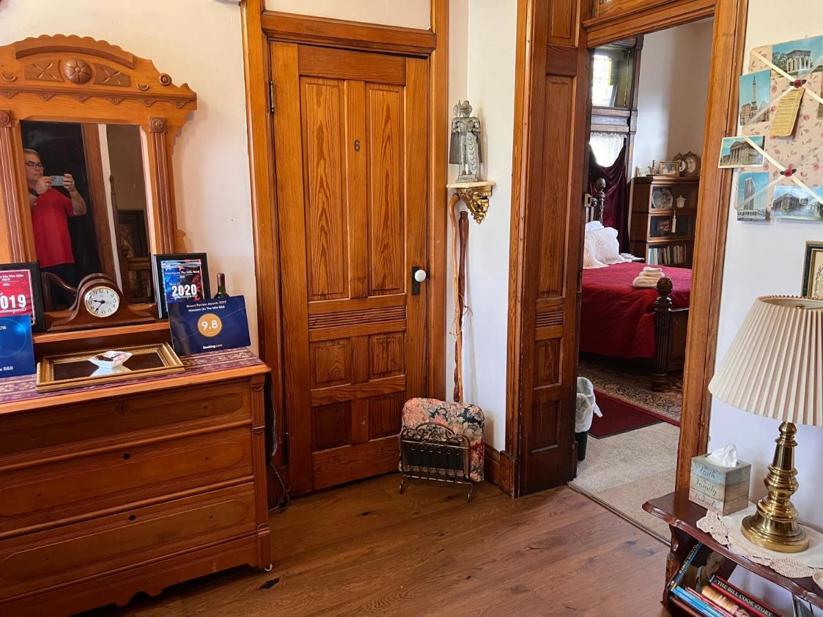 Mansion On The Mile B&B Индианаполис Екстериор снимка