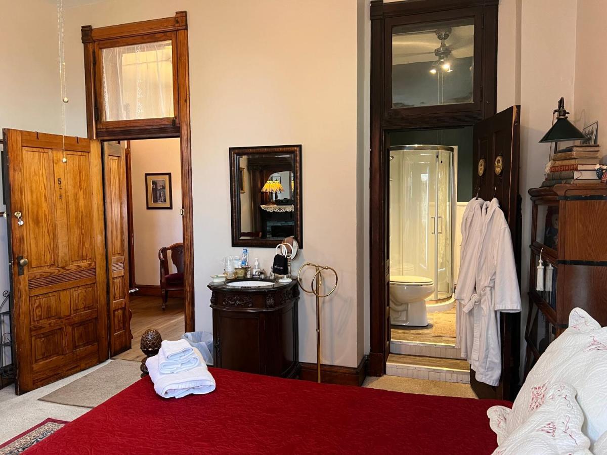 Mansion On The Mile B&B Индианаполис Екстериор снимка